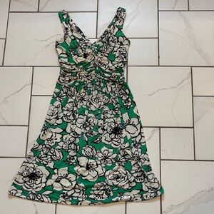 Bisou Bisou Green Floral Ruched V-Neck Midi Dress - EUC, size 4